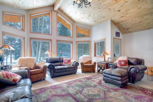 Seven Pines Cabin in Vallecito Lake Area of Bayfield CO