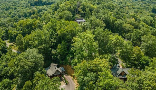 Simply Magical. River Access, Hot tub, Game room