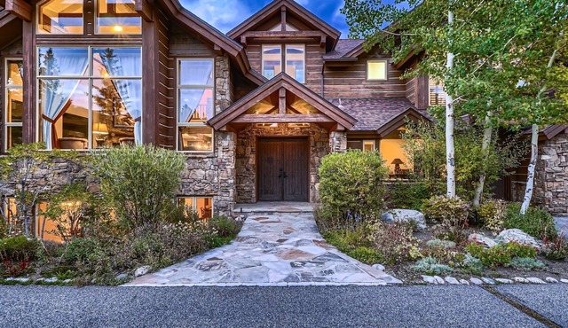 Ski In/Out | Every room an En Suite | Snowy Point