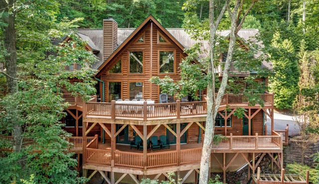 Sleeps 20 | Grand Mountain Lodge Hot Tub + Sauna + Views | Mountain View Lodge