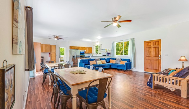 Snowbird-friendly home near the beach with patio, grill, outdoor dining area