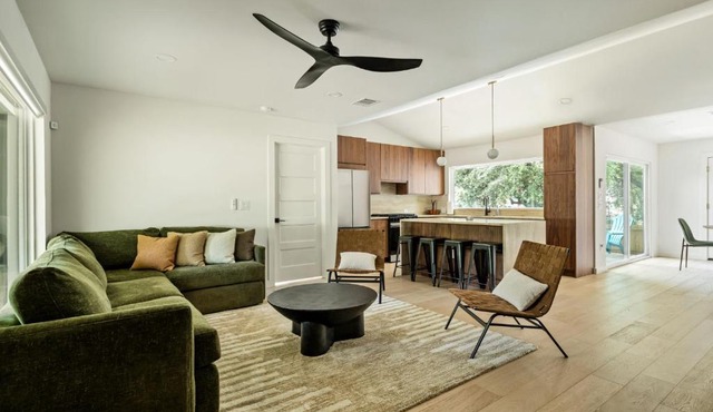 SoCo - 60s Charm, Modern Soul
