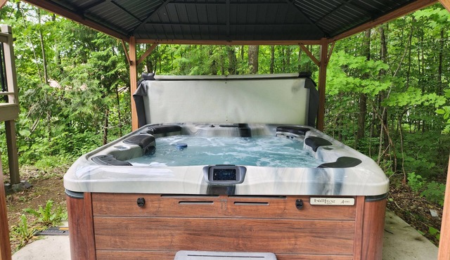 Spa, Pool Table, Arcade Games. Beach 200 m away. Perfect for groups and families in Saint-Gabriel