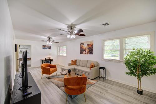 Spacious 5 Bed Home with Massage Chair and Futsball Table in Beaumont