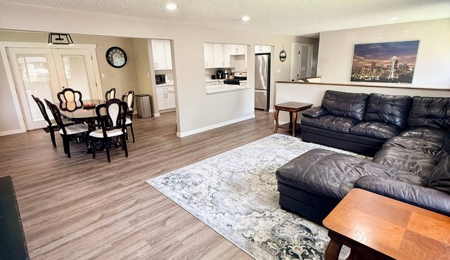 Spacious 5-bedroom house in tranquil Kent with cool AC