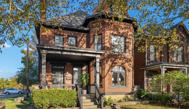 Spacious Downtown Retreat | Game Room | Large Kitchen