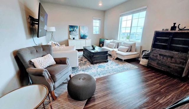 Spacious Family Home Near Outlets & City Fun