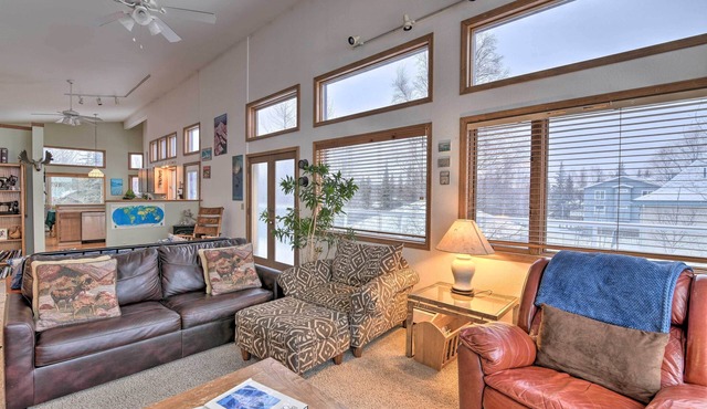 Spacious Family Home w/Deck + Million-dollar View