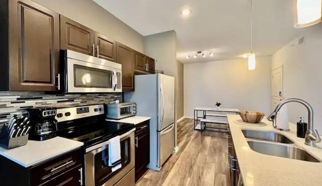 Spacious & Modern 1Bd Domain w/Shared Pool & Gymn