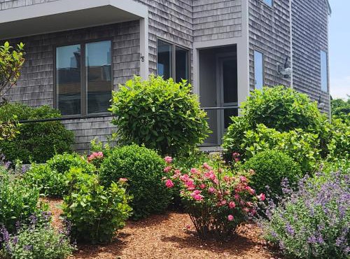 Spacious Oceanfront 3BR Condo with Private Beach in Ideal Hyannis Location