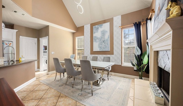Spacious Spring Retreat- Family Friendly + Patio + Fast WiFi