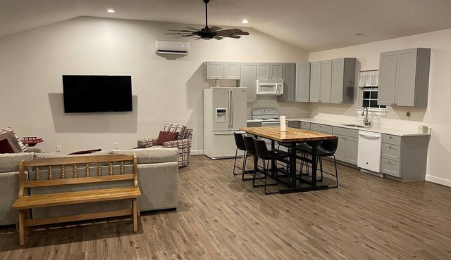 Spacious Studio Style Cabin by Small Lake