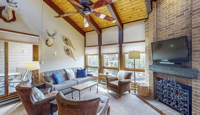 Steamboat Springs condo with pool, hot tub & balcony