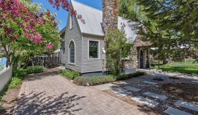 Steps From Downtown| Monthly Rentals| On Bus Route