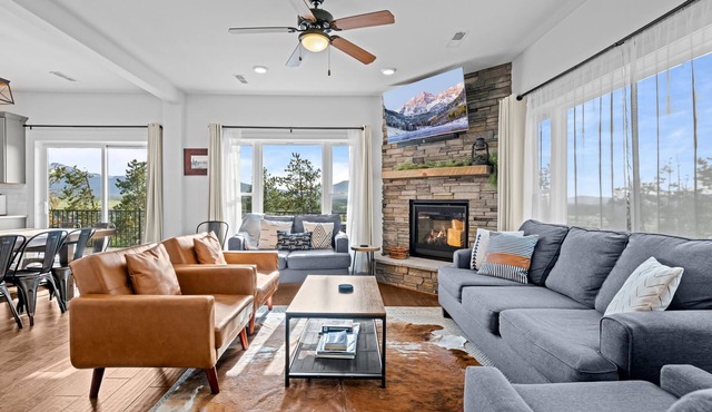Steps to Bus Loop | Hot Tub | Decks | Grill | Group Getaway Ready