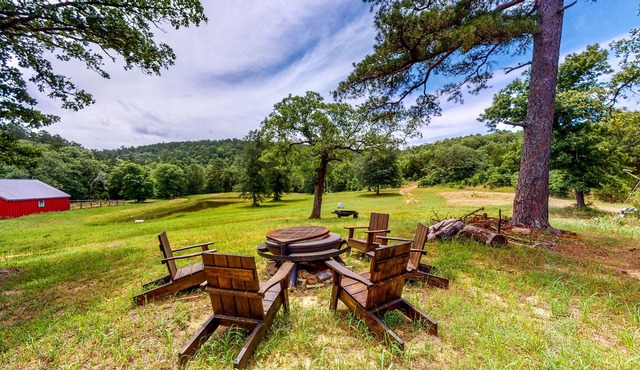Stone Cabin with a Pond & Water Access - Firepit, Dog-Friendly in Stringtown