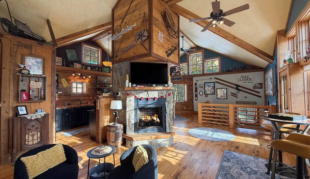 Story Land, Jackson Village, Ski-in Ski out Black Mtn, Private Views Cozy Charm