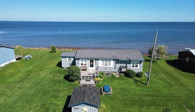 Stunning Beachfront WEEKLY Rental, On N.S. Dazzling Sunset Trail, North Shore!
