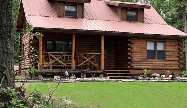 Stunning Log Cabin Rental with Amazing Views of Pioneer Peak near Anchorage, Alaska