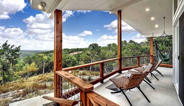 Stunning Three Cabins Great for Groups in Wimberley, Texas