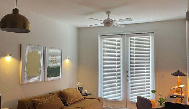 Stylish 1-bedroom apartment with quiet onsite Amenities close to Austin airport