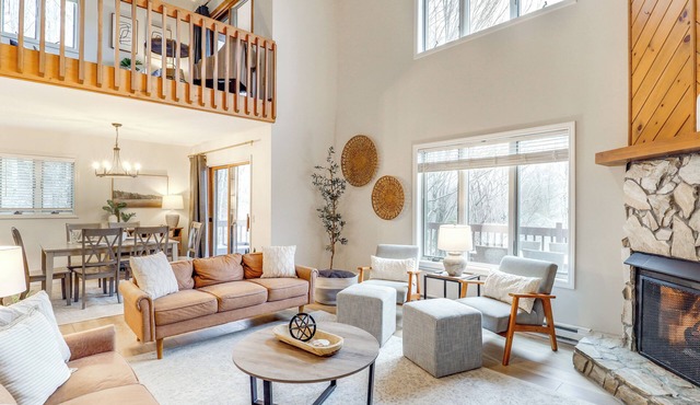 Sugar Mountain Chalet w/Hot Tub & Ski Shuttle!
