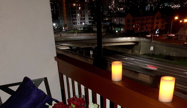 Sun, Sand & Surf ! 2 Bed/2 Bath Suite —Come Aloha w/Us! Free Parking & Laundry