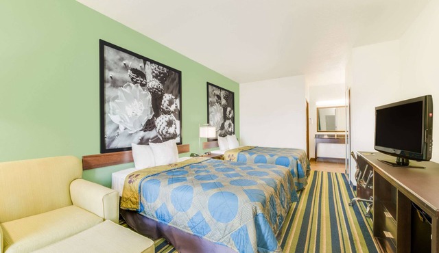 Super 8 by Wyndham Cotulla TX in Cotulla