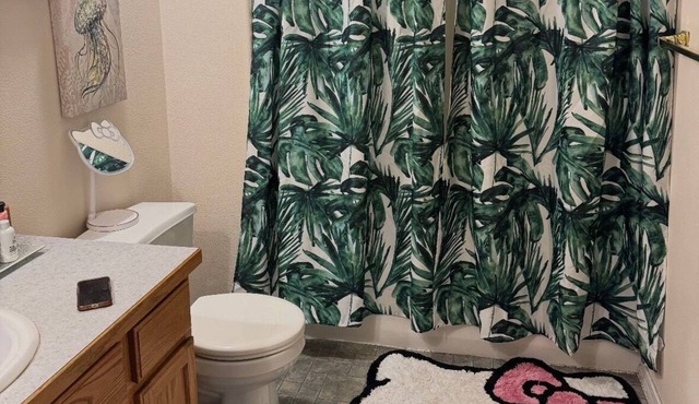 The Cozy Cottage - Stay Awhile!