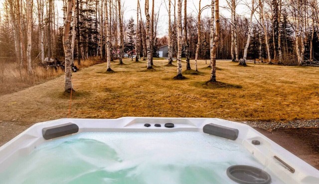 The Hangar House ~ Hot Tub, Sauna, Pool Table