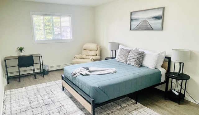 The Lovely Place #4 3-bedroom vacation home just 5 minutes to Dimond Center Mall
