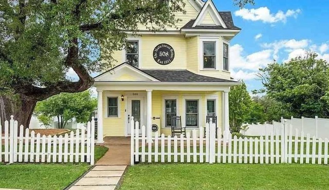 The Main Street House, in the heart of Marble Falls