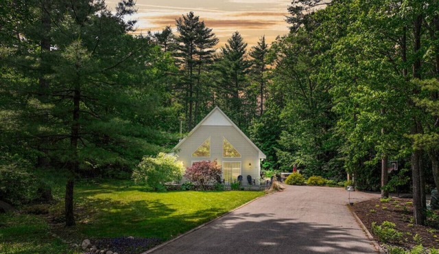 The North Nook | Hot Tub, Walk to the Saco River