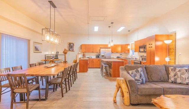 The Northern Driftwood Inn 1.0