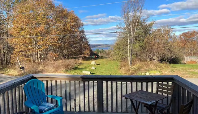 The Penobscot River Guesthouse - A Charming space with AC/Wifi/Riverview&access