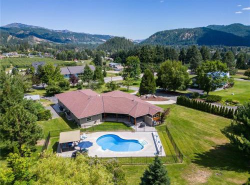 The Tyrolean - Pool, Hot Tub & Ski Hill Charm
