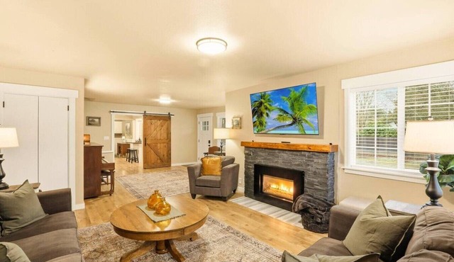 Thompson House (4 Bedroom)