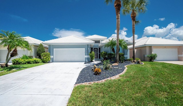 Three bedroom, three bathroom beautifully decorated home in Cape Haze.