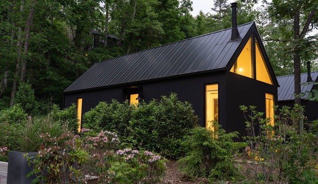 Tranquil Mountain Cabin | Hot Tub | Hiking | Creek | Firelight at Shope Creek
