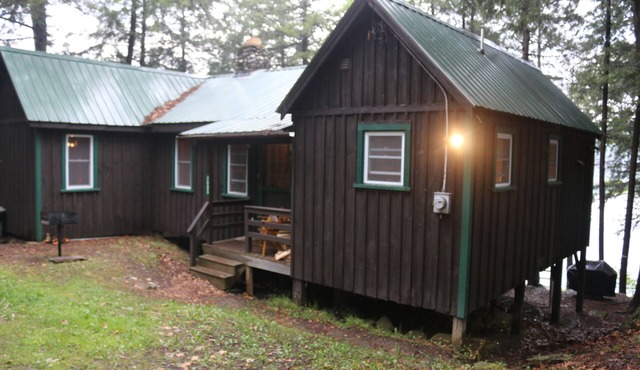 Tranquil, Peaceful, Secluded Piece Of Paradise on a Crystal Clear Lake