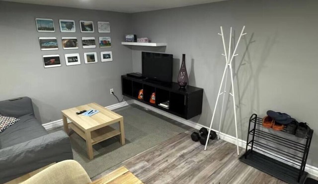 Trans-Canada Stopover basement apartment with full kitchenand space. in Coniston