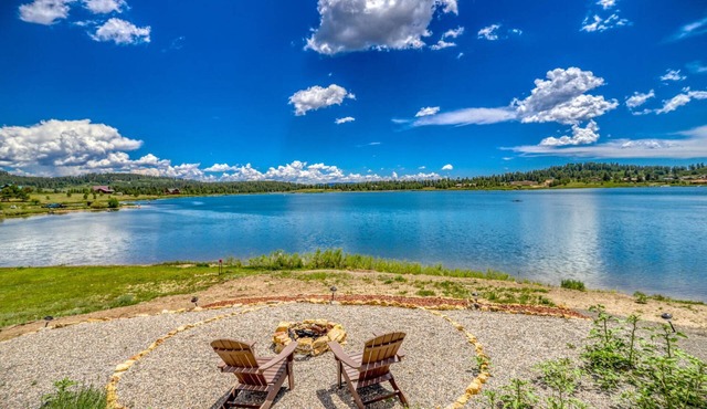 Tubing Promo! Lake, Hot Tub, Pets Considered, Fireplace, Games, Paddleboards, 6 Min to Uptown