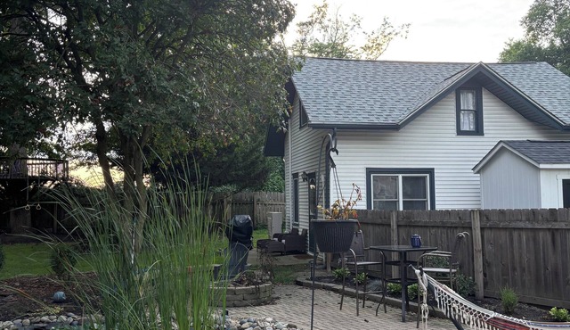 Two Bedroom Cottage House in Uptown Westerville