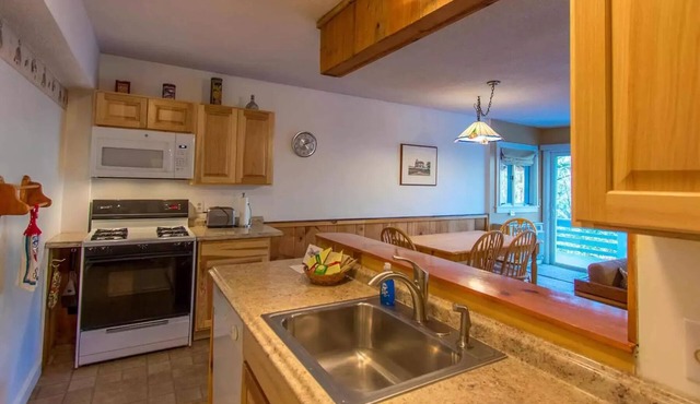 Two bedrooms resort unit at the base of Attitash Mountain Ski Resort