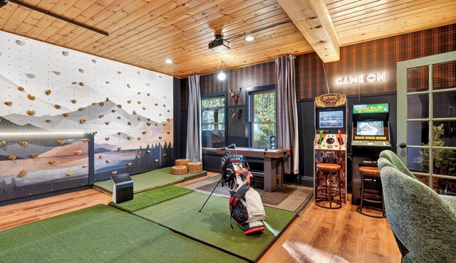 Ultimate Family Adventure Basecamp: Golf Sim, Rock Wall, Hot Tub, Sauna & More
