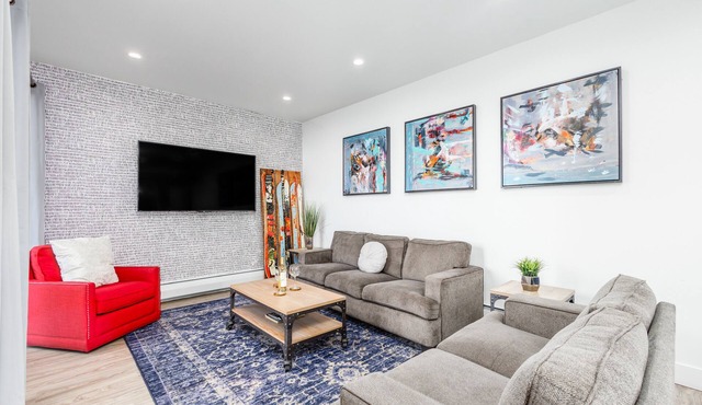 Ultra modern townhome with ocean views, fireplace, & W/D - dog-friendly