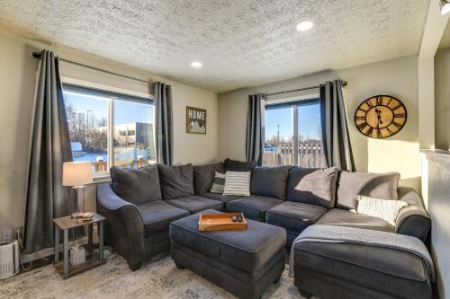 Updated Townhome: Near Airport & Shopping!
