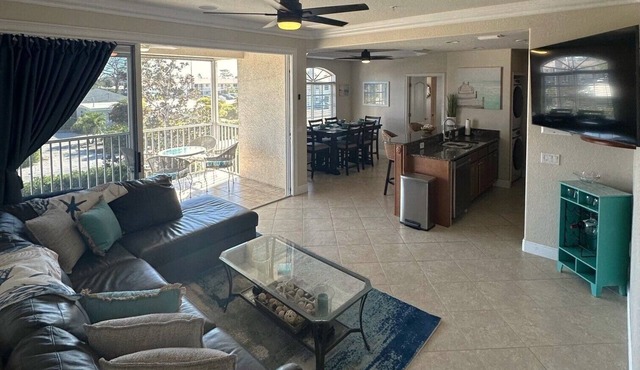Venice Island Florida, 2 bed 2 bath, end unit near beach & historic downtown