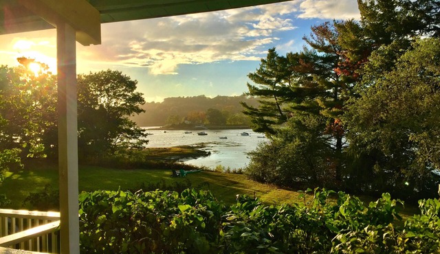Victorian w/Lawn & Beautiful Water Views! Special rates 8/15 -8/22 & 8/28 - 9/3
