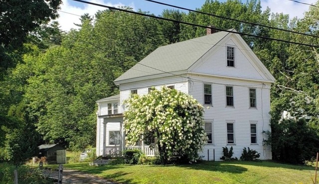 Views! Lake front 3-bedroom house with WiFi in charming Bath
